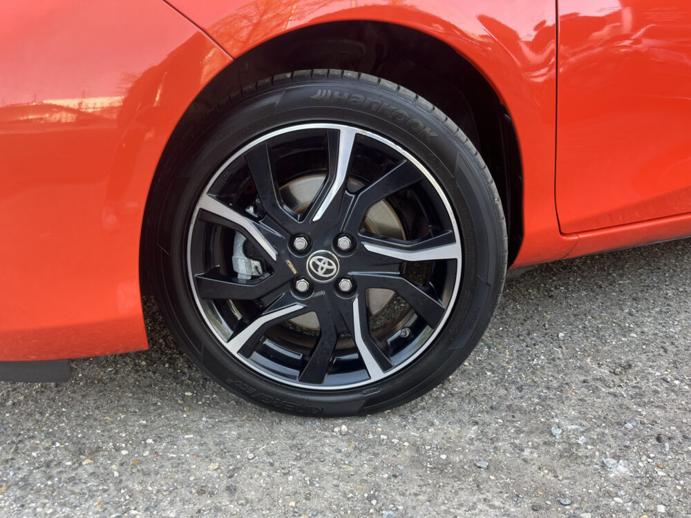 Toyota Yaris 1.5 Hybrid Orange Sport // LED // NAVI // CLIMA // CRUISE // BLUETOOTH // 11