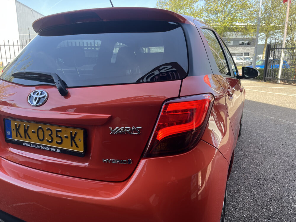 Toyota Yaris 1.5 Hybrid Orange Sport // LED // NAVI // CLIMA // CRUISE // BLUETOOTH // 12