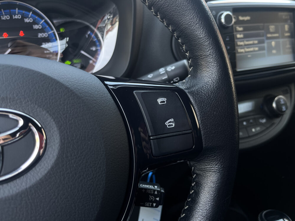 Toyota Yaris 1.5 Hybrid Orange Sport // LED // NAVI // CLIMA // CRUISE // BLUETOOTH // 20