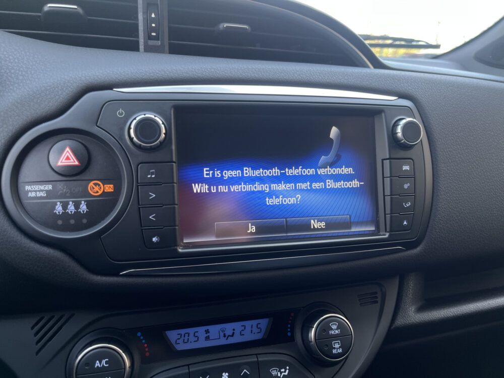 Toyota Yaris 1.5 Hybrid Orange Sport // LED // NAVI // CLIMA // CRUISE // BLUETOOTH // 28