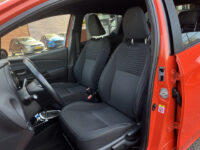 Toyota Yaris 1.5 Hybrid Orange Sport // LED // NAVI // CLIMA // CRUISE // BLUETOOTH // 44