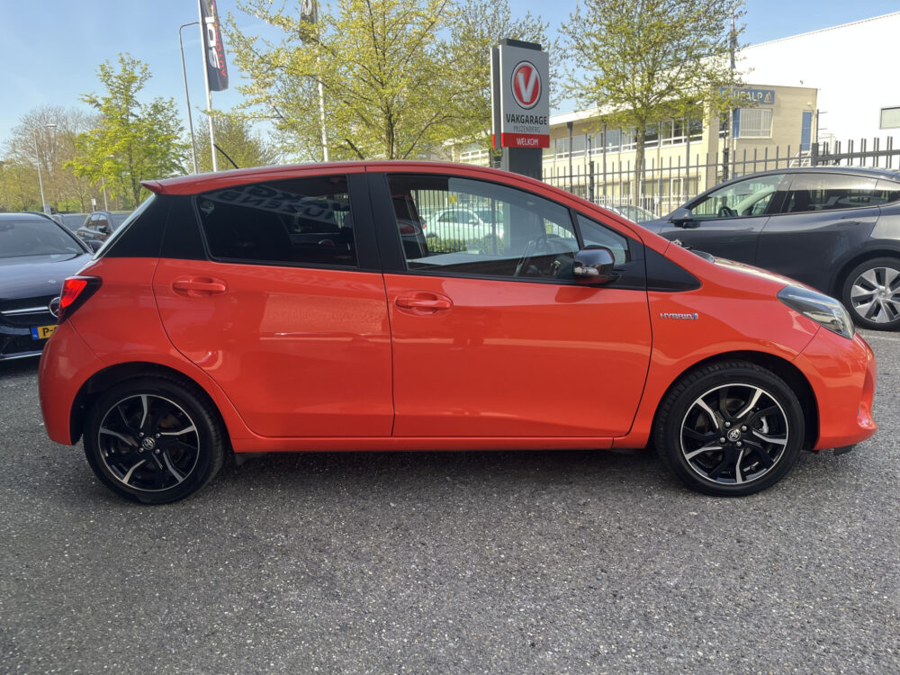 Toyota Yaris 1.5 Hybrid Orange Sport // LED // NAVI // CLIMA // CRUISE // BLUETOOTH // 6