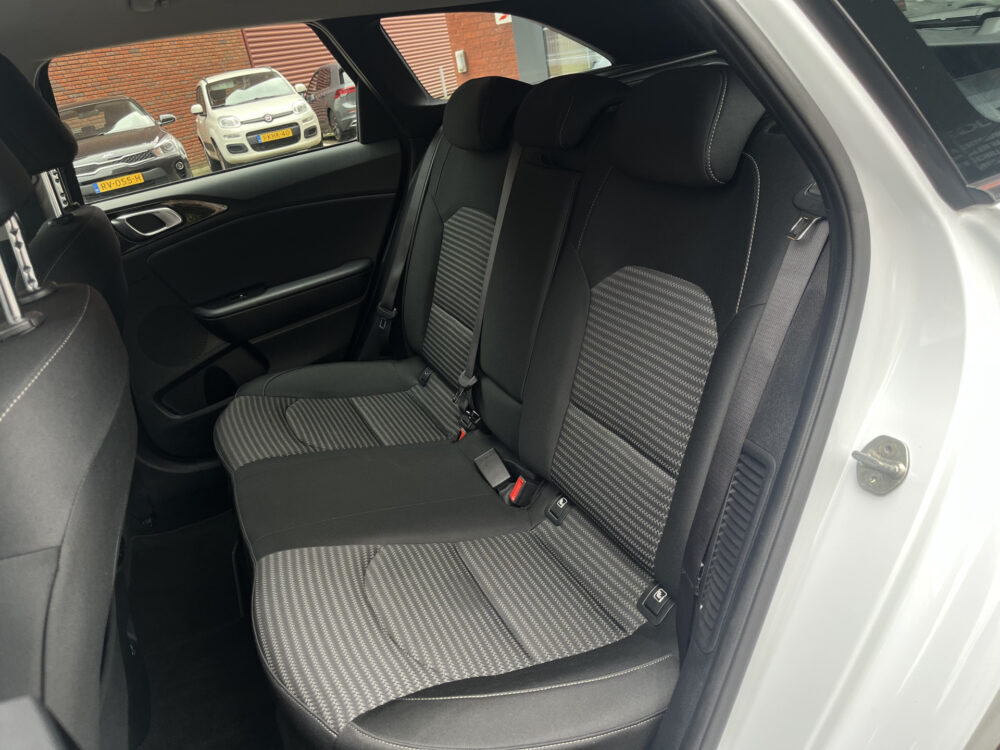 Kia Ceed Sportswagon 1.6 GDI PHEV DynamicLine // FULL LED // APPLE CARPLAY / ANDROID AUTO // ADAPTIVE CRUISE // KEYLESS // STOEL + STUURVERWARMING 16