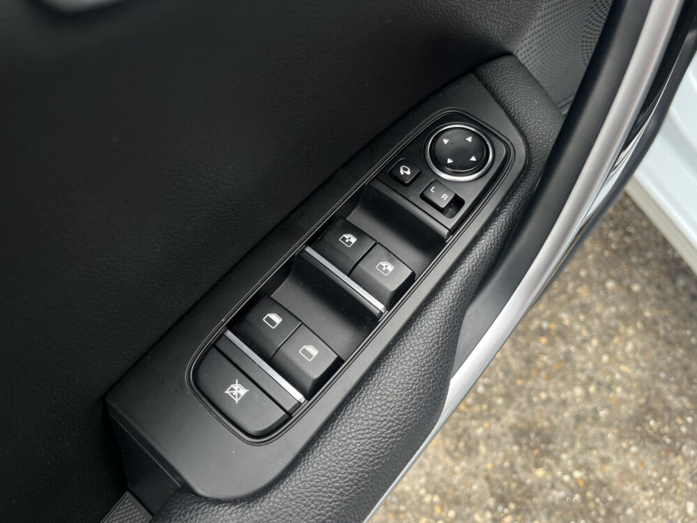 Kia Ceed Sportswagon 1.6 GDI PHEV DynamicLine // FULL LED // APPLE CARPLAY / ANDROID AUTO // ADAPTIVE CRUISE // KEYLESS // STOEL + STUURVERWARMING 18