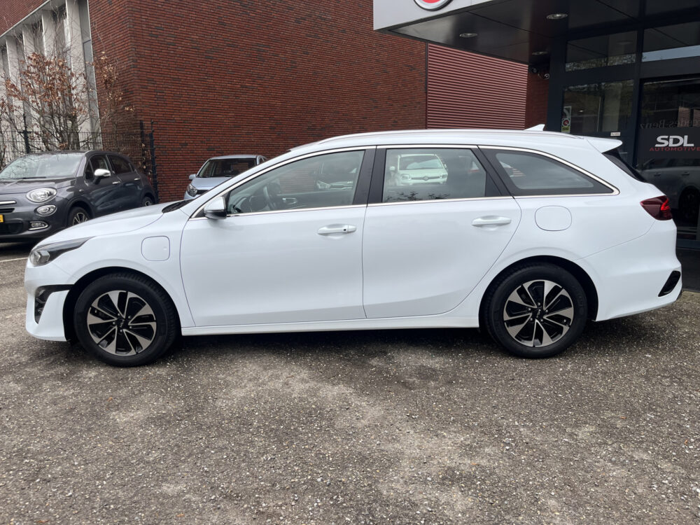 Kia Ceed Sportswagon 1.6 GDI PHEV DynamicLine // FULL LED // APPLE CARPLAY / ANDROID AUTO // ADAPTIVE CRUISE // KEYLESS // STOEL + STUURVERWARMING 2