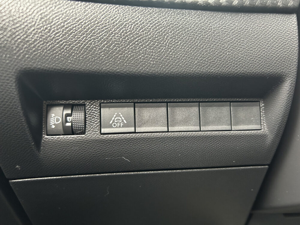 Peugeot 208 1.2 PureTech Allure Pack // LED // APPLE CARPLAY / ANDROID AUTO // CAMERA // PDC 21