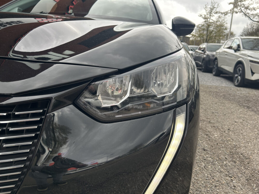 Peugeot 208 1.2 PureTech Allure Pack // LED // APPLE CARPLAY / ANDROID AUTO // CAMERA // PDC 22