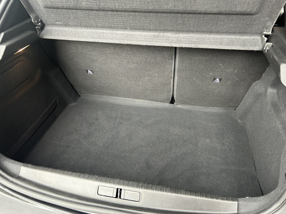 Peugeot 208 1.2 PureTech Allure Pack // LED // APPLE CARPLAY / ANDROID AUTO // CAMERA // PDC 26