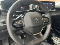 Peugeot 208 1.2 PureTech Allure Pack // LED // APPLE CARPLAY / ANDROID AUTO // CAMERA // PDC 36