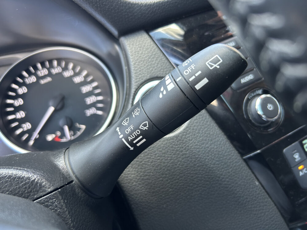 Nissan QASHQAI 1.3 DIG-T N-Connecta // FULL LED // PANO-DAK // NAVI // 360 CAMERA // KEYLESS // DAB // ANDROID AUTO 11