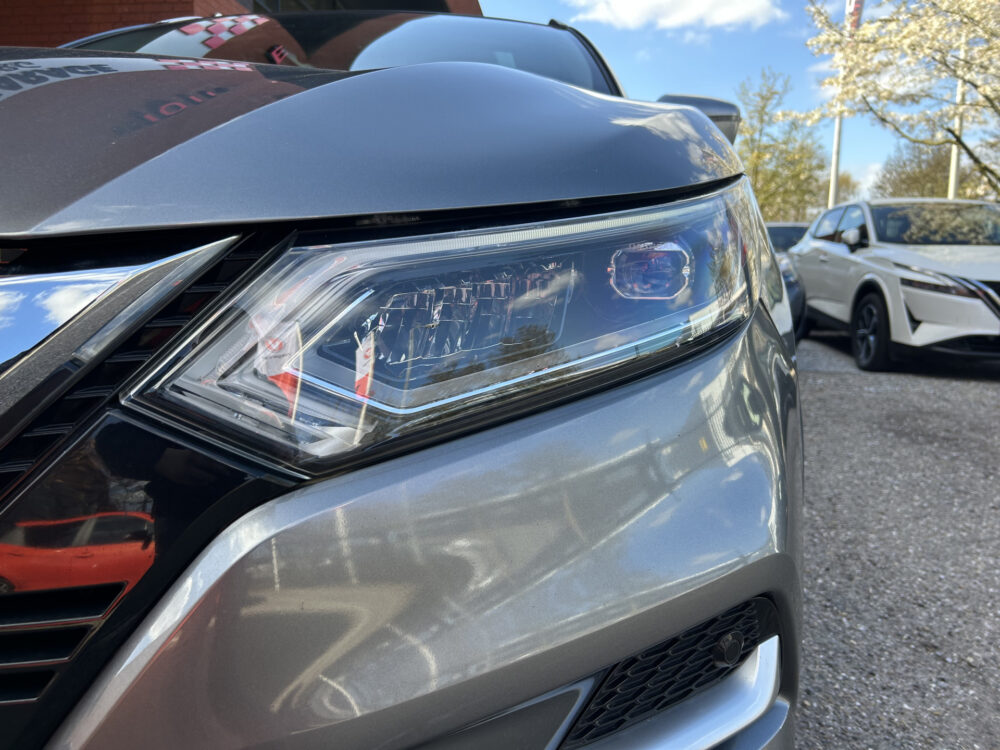 Nissan QASHQAI 1.3 DIG-T N-Connecta // FULL LED // PANO-DAK // NAVI // 360 CAMERA // KEYLESS // DAB // ANDROID AUTO 24