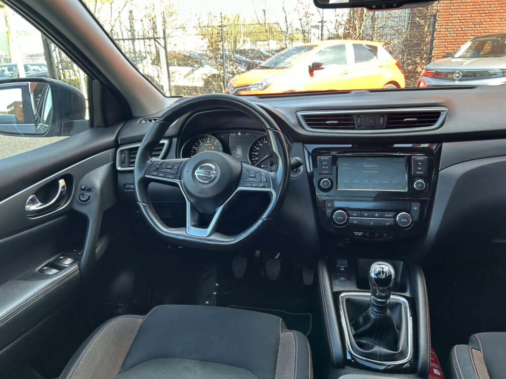Nissan QASHQAI 1.3 DIG-T N-Connecta // FULL LED // PANO-DAK // NAVI // 360 CAMERA // KEYLESS // DAB // ANDROID AUTO 6