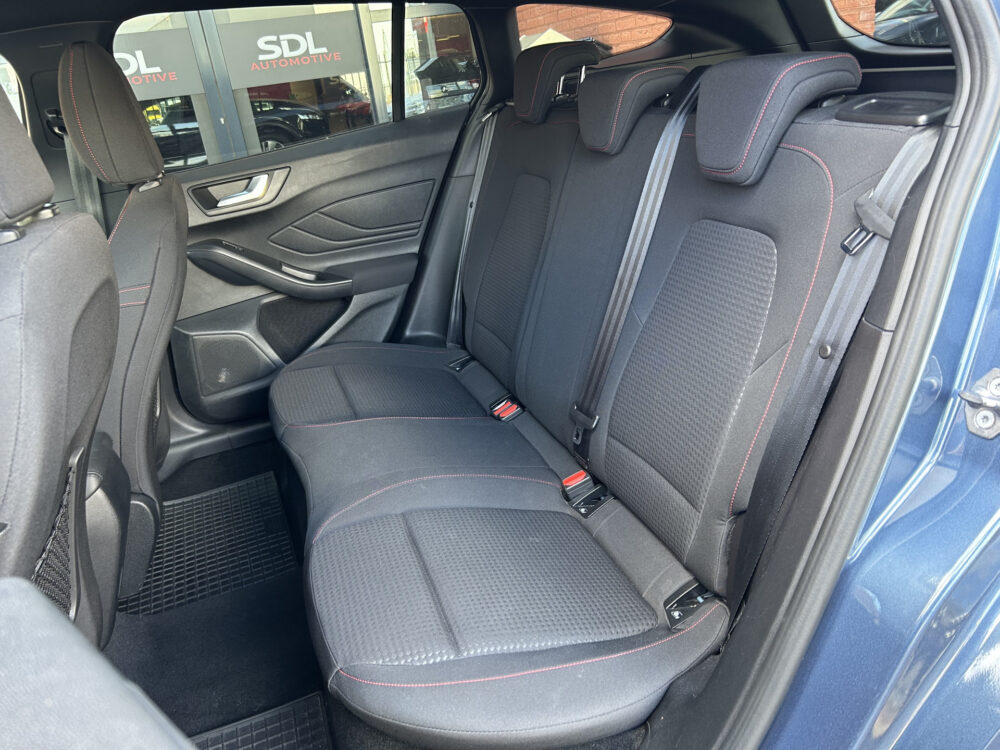 Ford FOCUS Wagon 1.0 EcoBoost Hybrid 155PK ST Line // LED // NAVI + CARPLAY // CAMERA // DAB // CLIMA // WINTERPACK // TREKHAAK!! 31