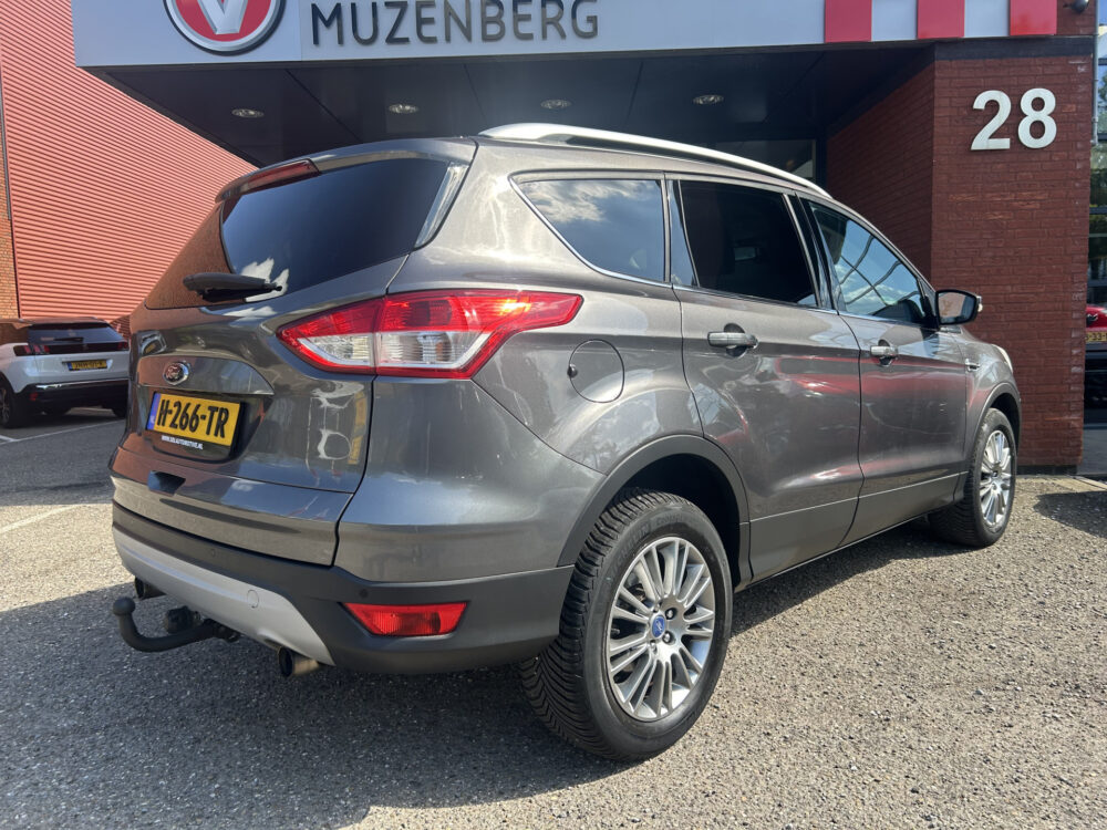 Ford Kuga 1.6 Titanium Plus 4WD // NAVI // KEYLESS // PDC // CRUISE // CLIMA // WINTERPACK // TREKHAAK!! 2