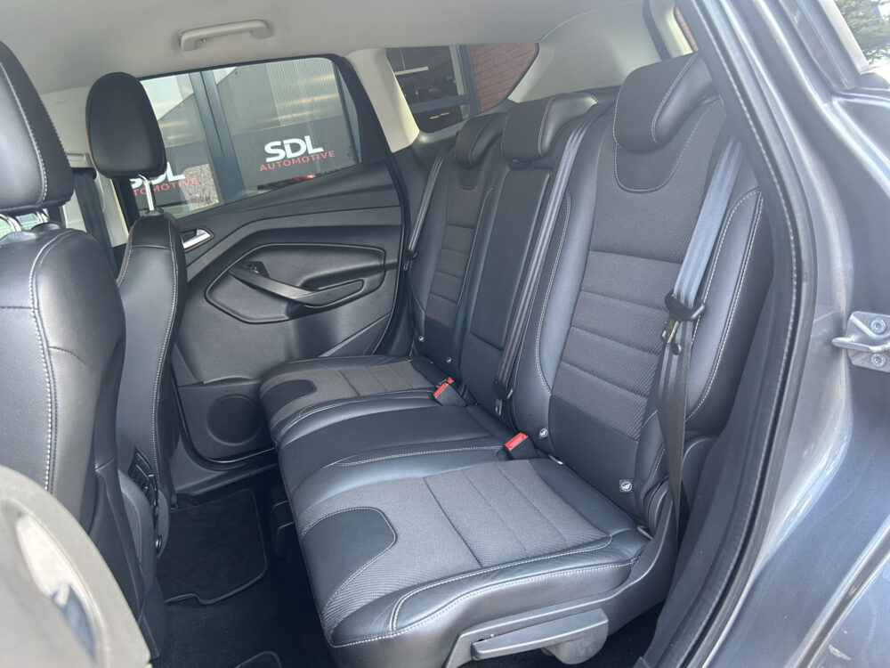 Ford Kuga 1.6 Titanium Plus 4WD // NAVI // KEYLESS // PDC // CRUISE // CLIMA // WINTERPACK // TREKHAAK!! 32