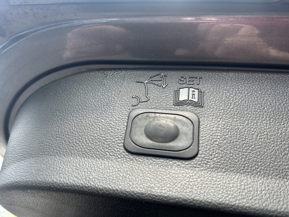 Ford Kuga 1.6 Titanium Plus 4WD // NAVI // KEYLESS // PDC // CRUISE // CLIMA // WINTERPACK // TREKHAAK!! 34