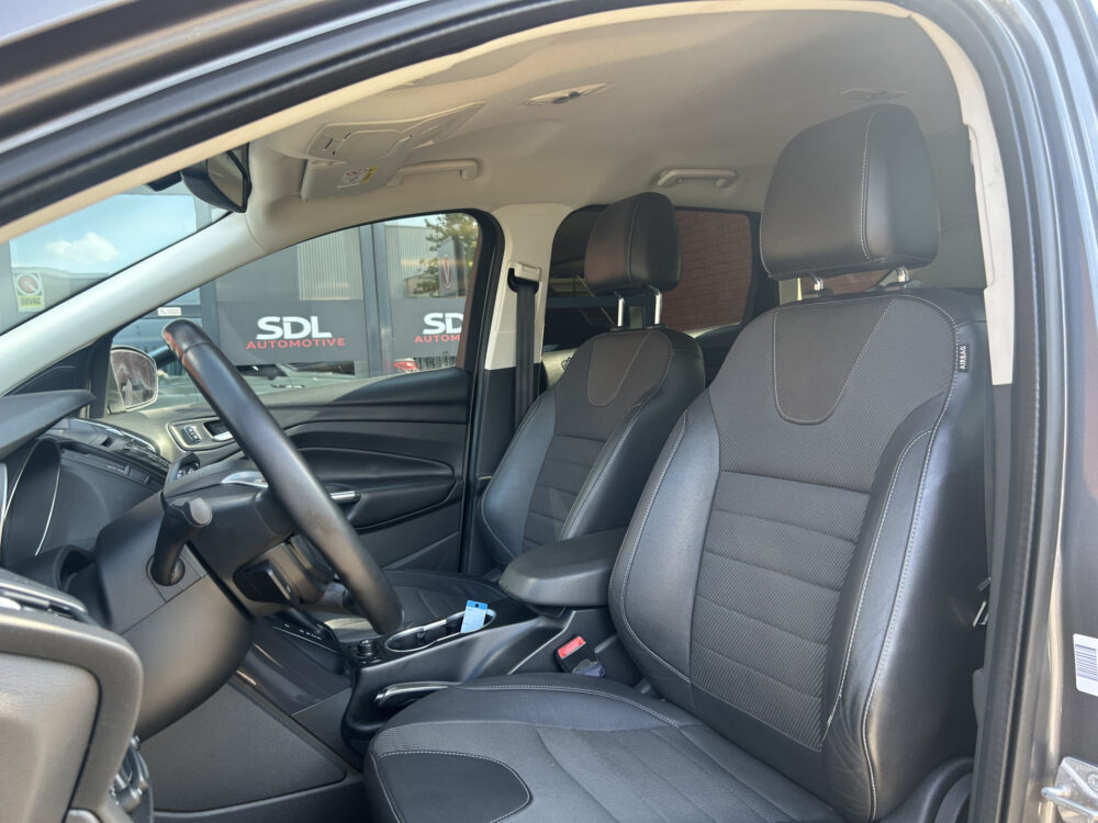 Ford Kuga 1.6 Titanium Plus 4WD // NAVI // KEYLESS // PDC // CRUISE // CLIMA // WINTERPACK // TREKHAAK!! 8
