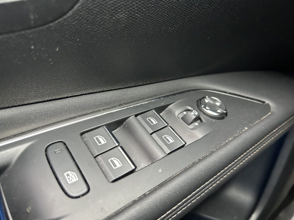 Peugeot 3008 1.6 HYbrid 225 GT BLACK PACK // PANO/SCHUIFKANTELDAK // ADAPTIVE CRUISE // FULL LED // FOCAL AUDIO // NAVI + CARPLAY // CAMERA 23