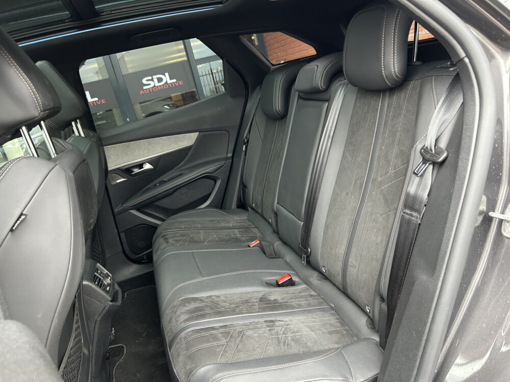 Peugeot 3008 1.6 HYbrid 225 GT BLACK PACK // PANO/SCHUIFKANTELDAK // ADAPTIVE CRUISE // FULL LED // FOCAL AUDIO // NAVI + CARPLAY // CAMERA 30