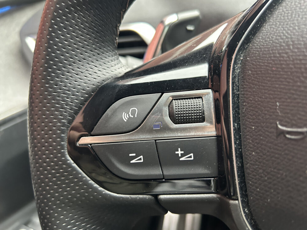 Peugeot 3008 1.6 HYbrid 225 GT BLACK PACK // PANO/SCHUIFKANTELDAK // ADAPTIVE CRUISE // FULL LED // FOCAL AUDIO // NAVI + CARPLAY // CAMERA 9