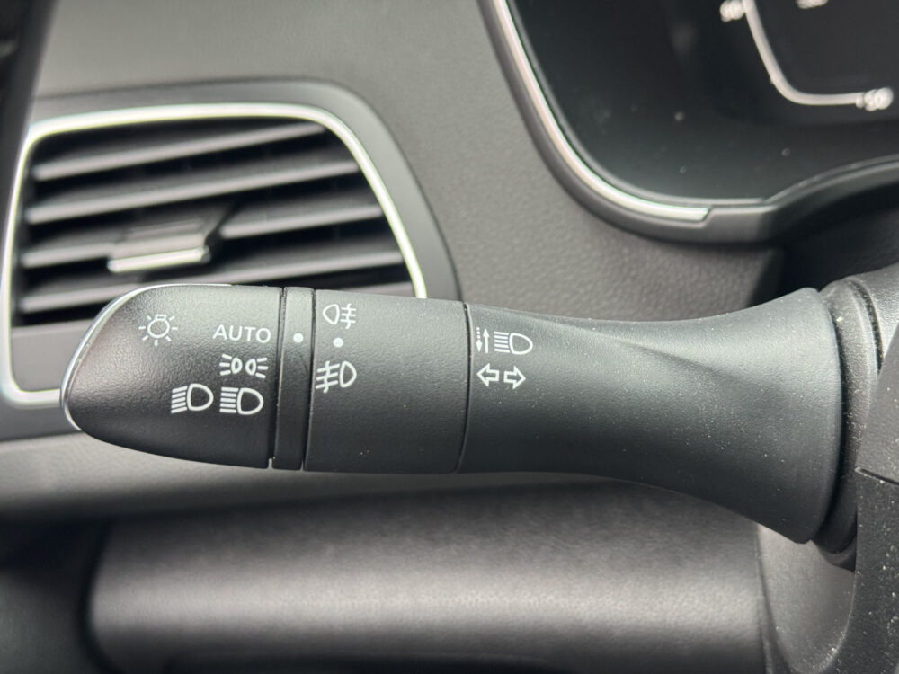 Renault Mégane 1.3 TCe Business Zen // NAVI // CAMERA // HEAD UP DISPLAY // CLIMA // CRUISE // DAB RADIO // 23