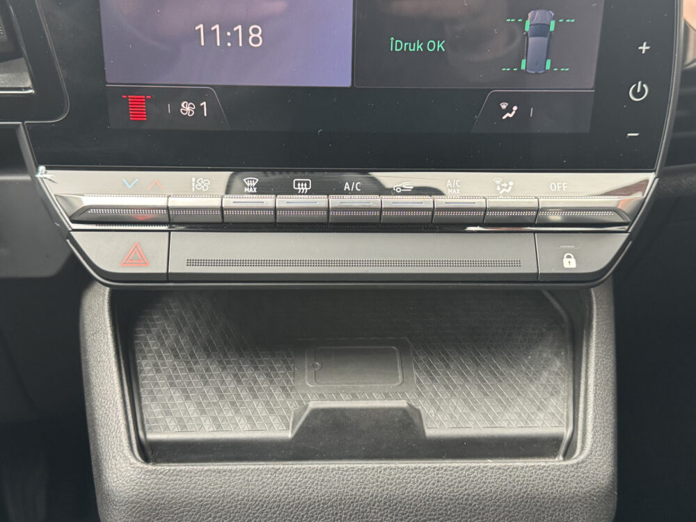 Renault Mégane E-Tech EV40 Boost Charge Equilibre // APPLE CARPLAY - ANDROID AUTO // CLIMA // CRUISE // CAMERA // 25