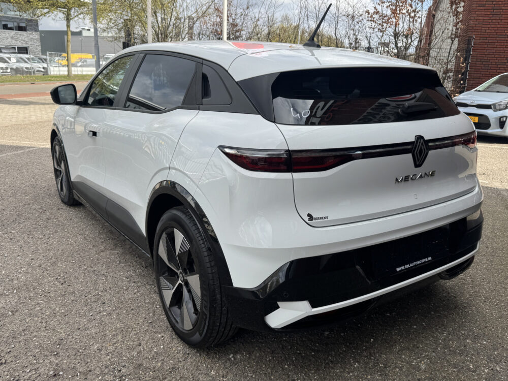 Renault Mégane E-Tech EV40 Boost Charge Equilibre // APPLE CARPLAY - ANDROID AUTO // CLIMA // CRUISE // CAMERA // 3