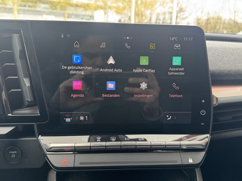 Renault Mégane E-Tech EV40 Boost Charge Equilibre // APPLE CARPLAY - ANDROID AUTO // CLIMA // CRUISE // CAMERA // 18