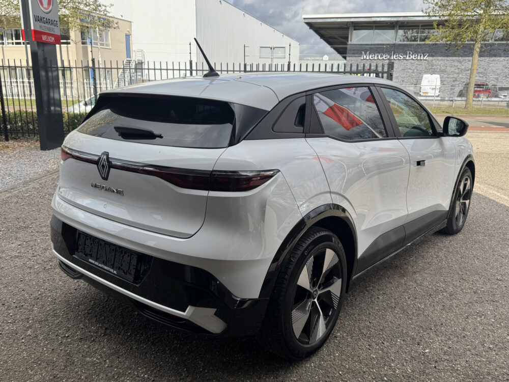 Renault Mégane E-Tech EV40 Boost Charge Equilibre // APPLE CARPLAY - ANDROID AUTO // CLIMA // CRUISE // CAMERA // 4