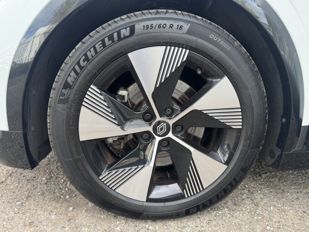 Renault Mégane E-Tech EV40 Boost Charge Equilibre // APPLE CARPLAY - ANDROID AUTO // CLIMA // CRUISE // CAMERA // 8