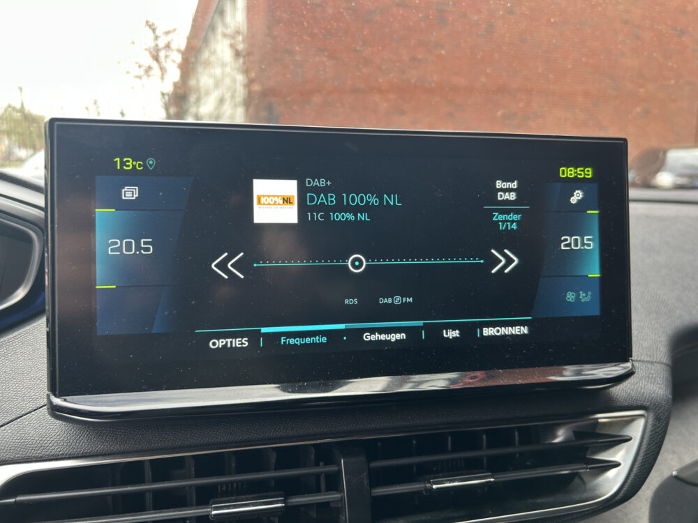 Peugeot 3008 1.6 HYbrid 225 GT BLACK PACK FACELIFT // MEMORY + MASSAGE SEAT // ADAPTIVE CRUISE // FULL LED // FOCAL AUDIO // NAVI + CARPLAY / 17