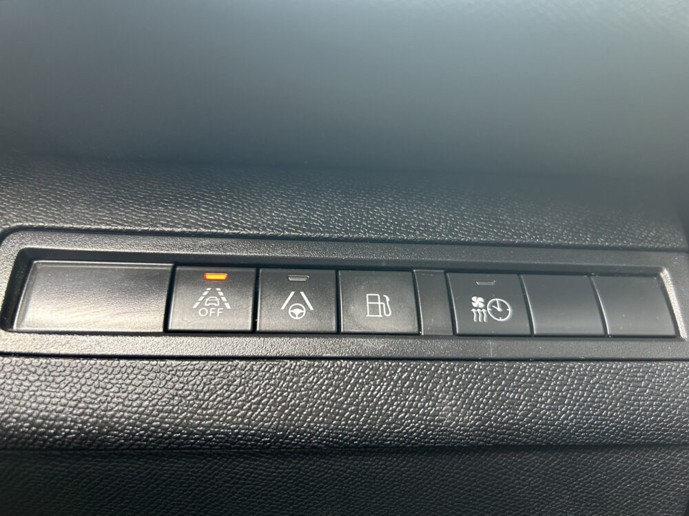 Peugeot 3008 1.6 HYbrid 225 GT BLACK PACK FACELIFT // MEMORY + MASSAGE SEAT // ADAPTIVE CRUISE // FULL LED // FOCAL AUDIO // NAVI + CARPLAY / 23