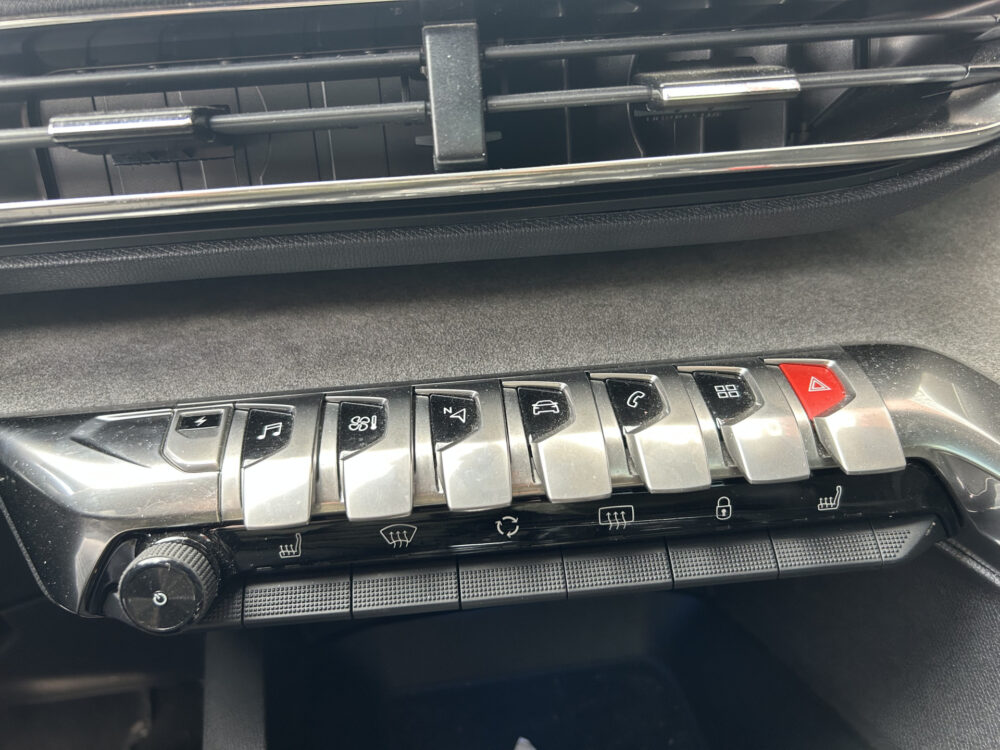 Peugeot 3008 1.6 HYbrid 225 GT BLACK PACK // PANO/SCHUIFKANTELDAK // ADAPTIVE CRUISE // FULL LED // FOCAL AUDIO // NAVI + CARPLAY // CAMERA 19