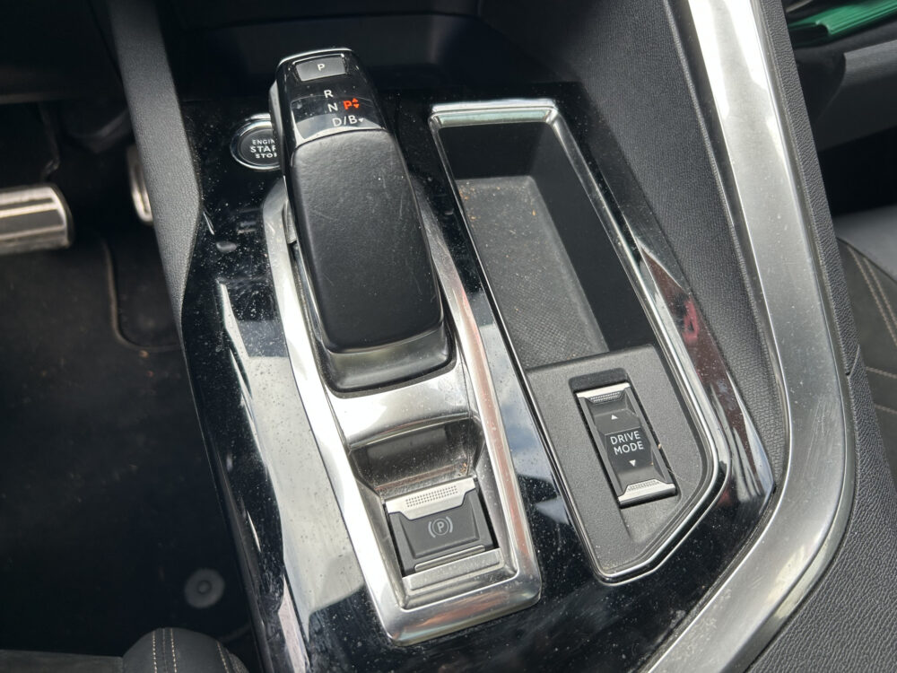 Peugeot 3008 1.6 HYbrid 225 GT BLACK PACK // PANO/SCHUIFKANTELDAK // ADAPTIVE CRUISE // FULL LED // FOCAL AUDIO // NAVI + CARPLAY // CAMERA 20