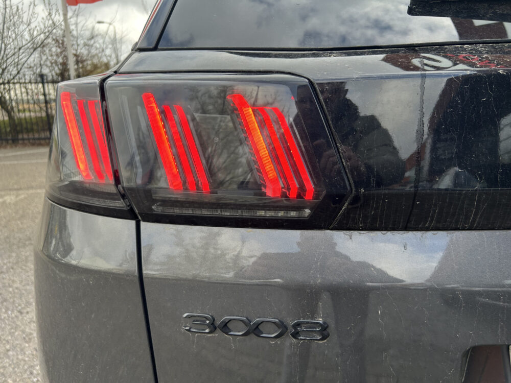 Peugeot 3008 1.6 HYbrid 225 GT BLACK PACK // PANO/SCHUIFKANTELDAK // ADAPTIVE CRUISE // FULL LED // FOCAL AUDIO // NAVI + CARPLAY // CAMERA 33