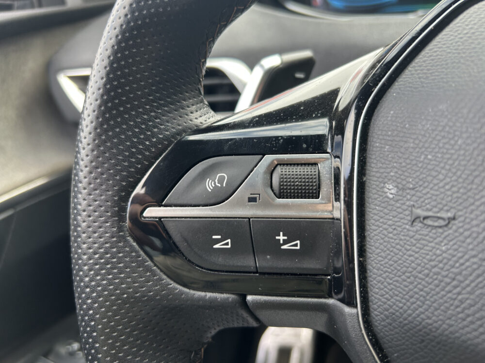 Peugeot 3008 1.6 HYbrid 225 GT BLACK PACK // PANO/SCHUIFKANTELDAK // ADAPTIVE CRUISE // FULL LED // FOCAL AUDIO // NAVI + CARPLAY // CAMERA 9