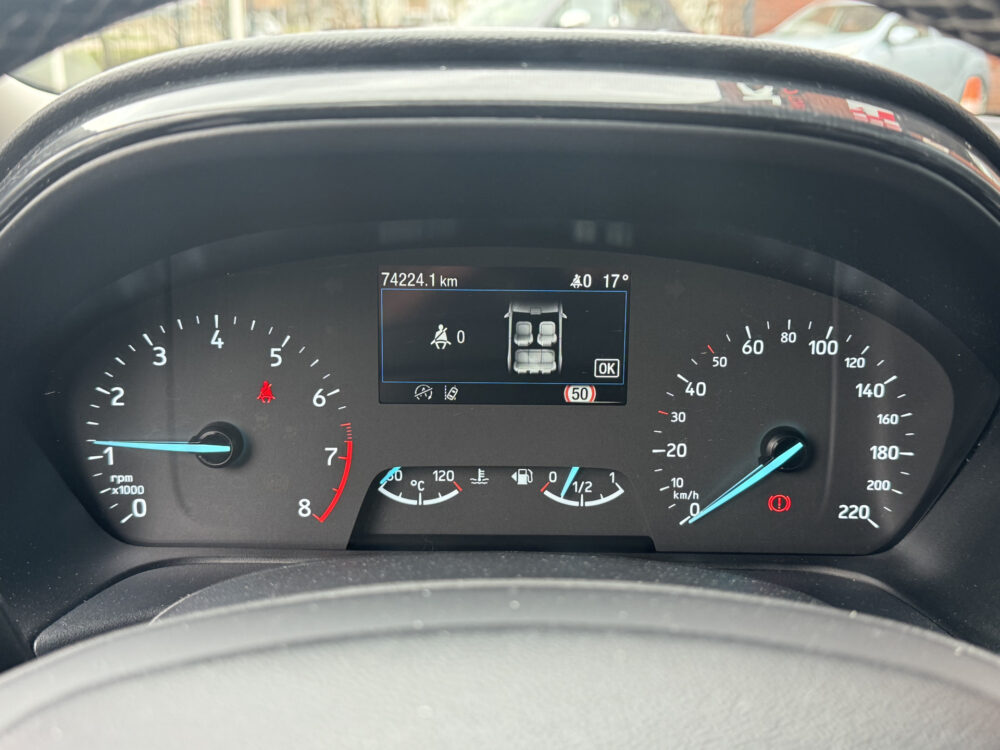 Ford Puma 1.0 EcoBoost Hybrid Titanium X // PANO SCHUIF DAK // NAVI // PDC // STOEL + STUUR VERWARMING // FULL LED // 19