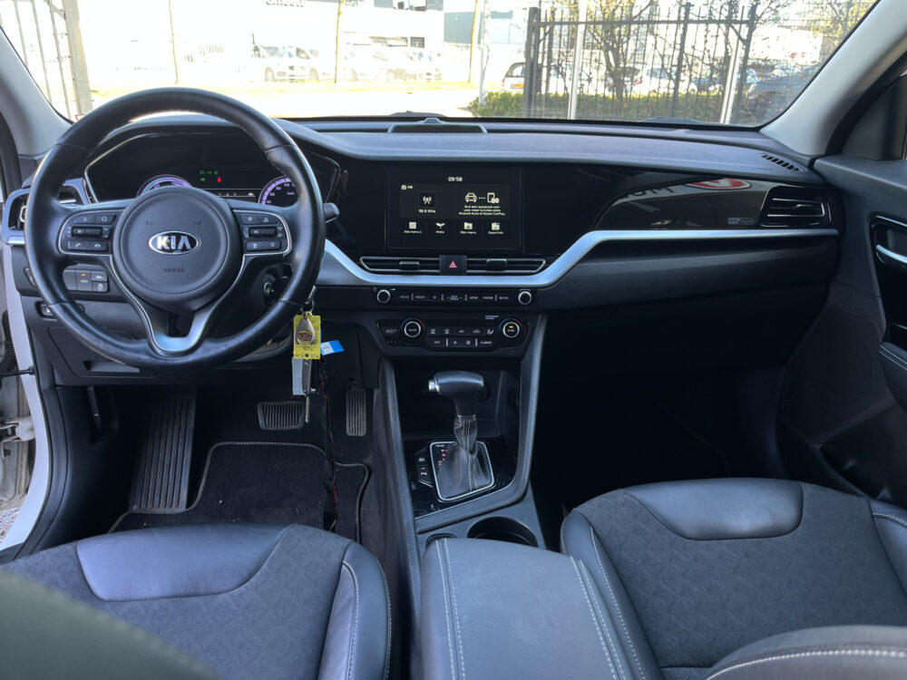Kia Niro 1.6 GDi PHEV DynamicLine // LED // ADAPT. CRUISE // CAMERA // APPLE-ANDROID AUTO // CLIMA // STOEL+STUURVERWARMING // 17