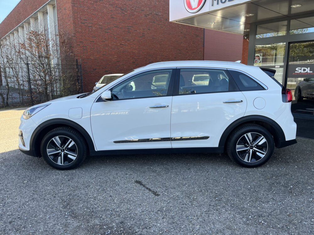 Kia Niro 1.6 GDi PHEV DynamicLine // LED // ADAPT. CRUISE // CAMERA // APPLE-ANDROID AUTO // CLIMA // STOEL+STUURVERWARMING // 2
