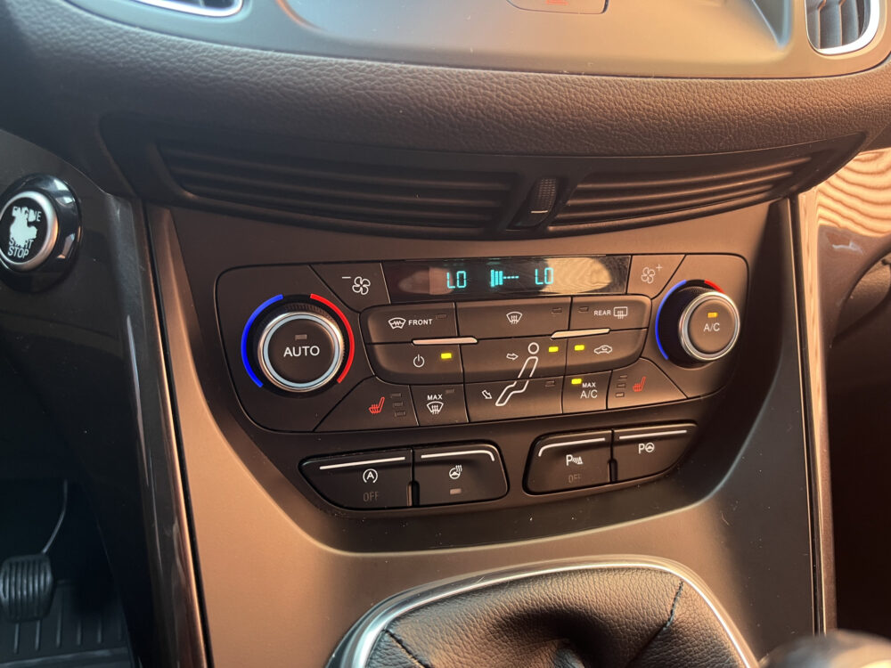 Ford C-MAX 1.5 150PK!! Titanium // NAVI + CARPLAY // CAMERA // PDC V+A // CRUISE // WINTERPACK // TREKHAAK!! 24