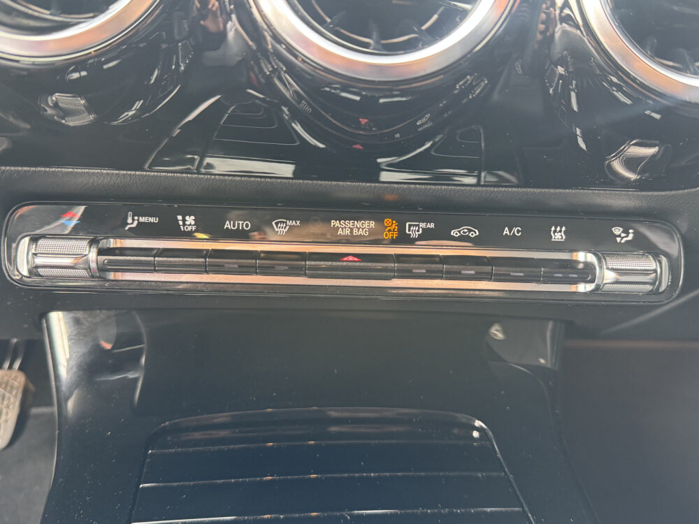 Mercedes-Benz A-Klasse 250 e Business Line // DEALER ONDERHOUDEN!! // WIDESCREEN NAVI // CAMERA // CLIMA // CRUISE // STOELVERWARMING // 20