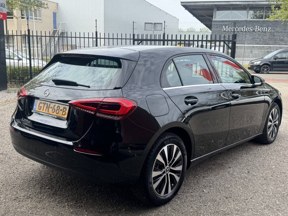 Mercedes-Benz A-Klasse 250 e Business Line // DEALER ONDERHOUDEN!! // WIDESCREEN NAVI // CAMERA // CLIMA // CRUISE // STOELVERWARMING // 3