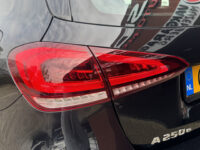 Mercedes-Benz A-Klasse 250 e Business Line // DEALER ONDERHOUDEN!! // WIDESCREEN NAVI // CAMERA // CLIMA // CRUISE // STOELVERWARMING // 62