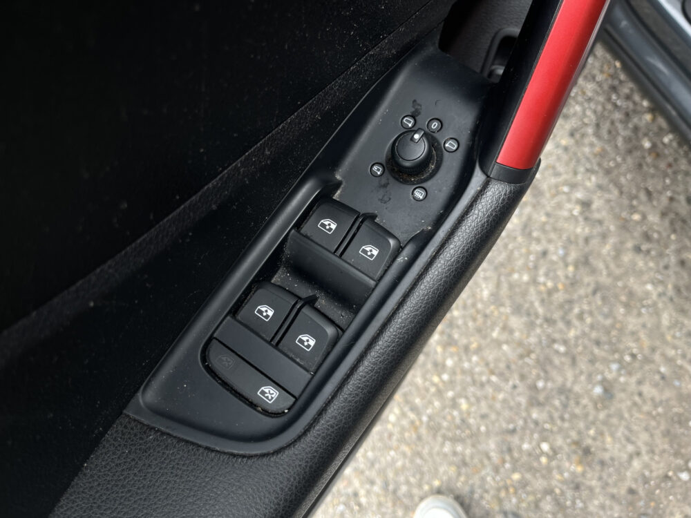 Audi Q2 1.4 TFSI CoD Sport Pro Line // FULL LED // ADAPT. CRUISE // VIRTUAL COCKPIT // KEYLESS // PDC V+A // STOELVERWARMING // 20