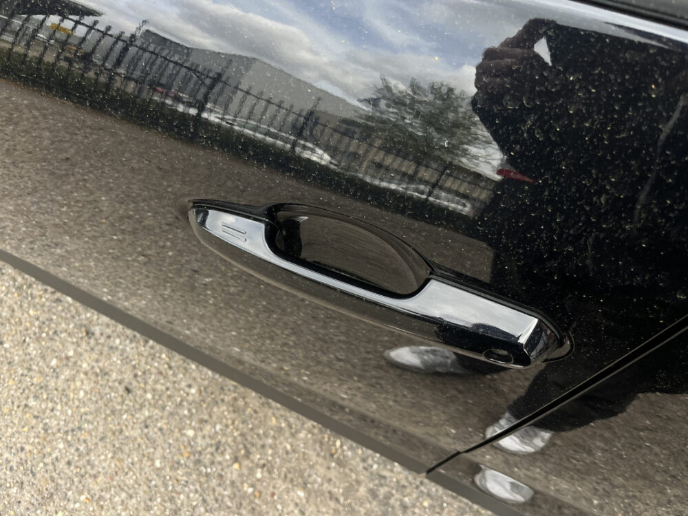 Toyota RAV4 2.5 Hybrid Business Plus // TREKHAAK // ADAPT. CRUISE // ELEK. ACHTERKLEP + STOEL // LEDER // STUUR+STOELVERWARMING // CAMERA // 12