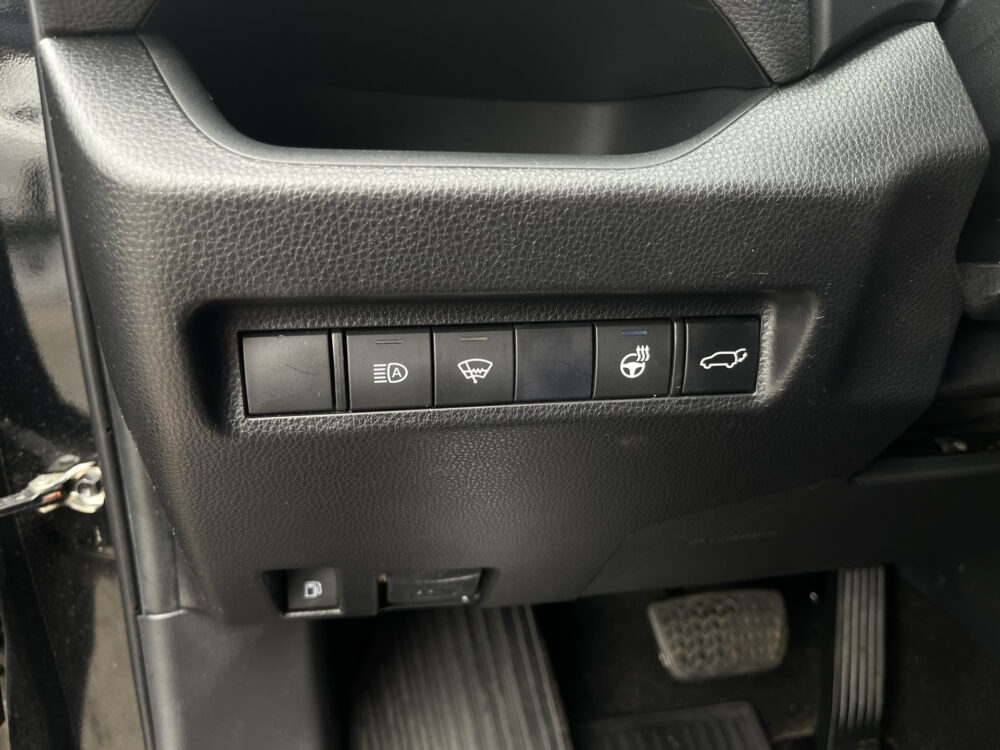 Toyota RAV4 2.5 Hybrid Business Plus // TREKHAAK // ADAPT. CRUISE // ELEK. ACHTERKLEP + STOEL // LEDER // STUUR+STOELVERWARMING // CAMERA // 22