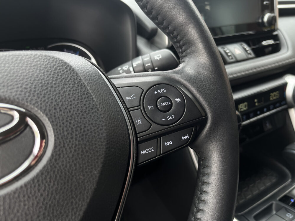 Toyota RAV4 2.5 Hybrid Business Plus // TREKHAAK // ADAPT. CRUISE // ELEK. ACHTERKLEP + STOEL // LEDER // STUUR+STOELVERWARMING // CAMERA // 24