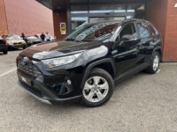 Toyota RAV4 2.5 Hybrid Business Plus // TREKHAAK // ADAPT. CRUISE // ELEK. ACHTERKLEP + STOEL // LEDER // STUUR+STOELVERWARMING // CAMERA // 38