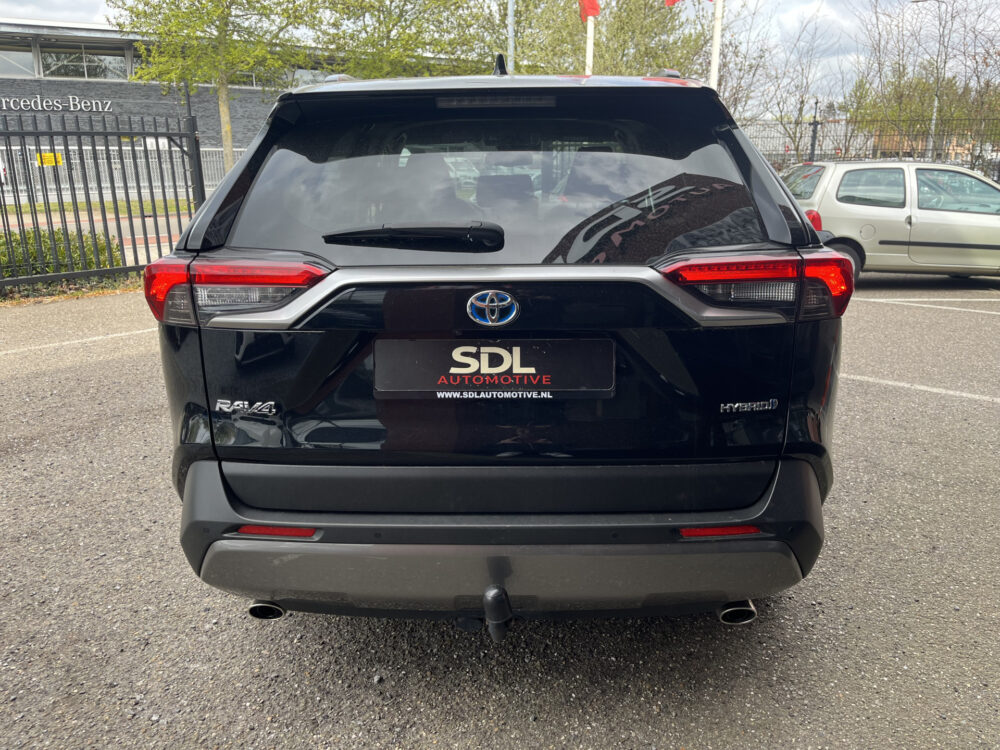 Toyota RAV4 2.5 Hybrid Business Plus // TREKHAAK // ADAPT. CRUISE // ELEK. ACHTERKLEP + STOEL // LEDER // STUUR+STOELVERWARMING // CAMERA // 4