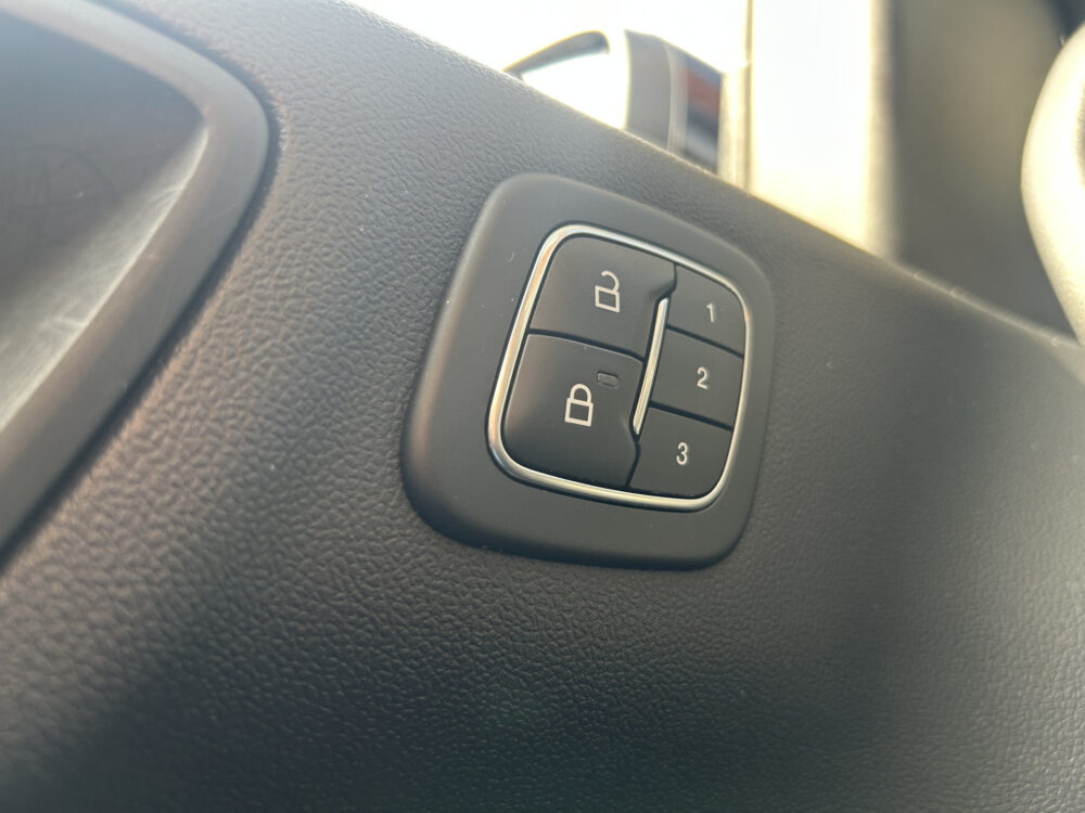 Ford Kuga 2.5 PHEV Vignale // FULL LED // B&O AUDIO // ADAPTIVE CRUISE // MEMORY SEAT // LEDER // NAVI + CARPLAY // CAMERA // WINTERPACK 23